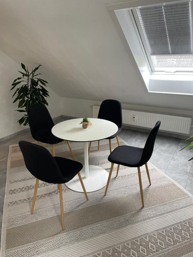 Wen Koenigsberger,Ruhige Dg-Wohnung In Weiden,2 Schlafzimmer,Parkplatz, Zentral! Weiden in der Oberpfalz Exteriér fotografie