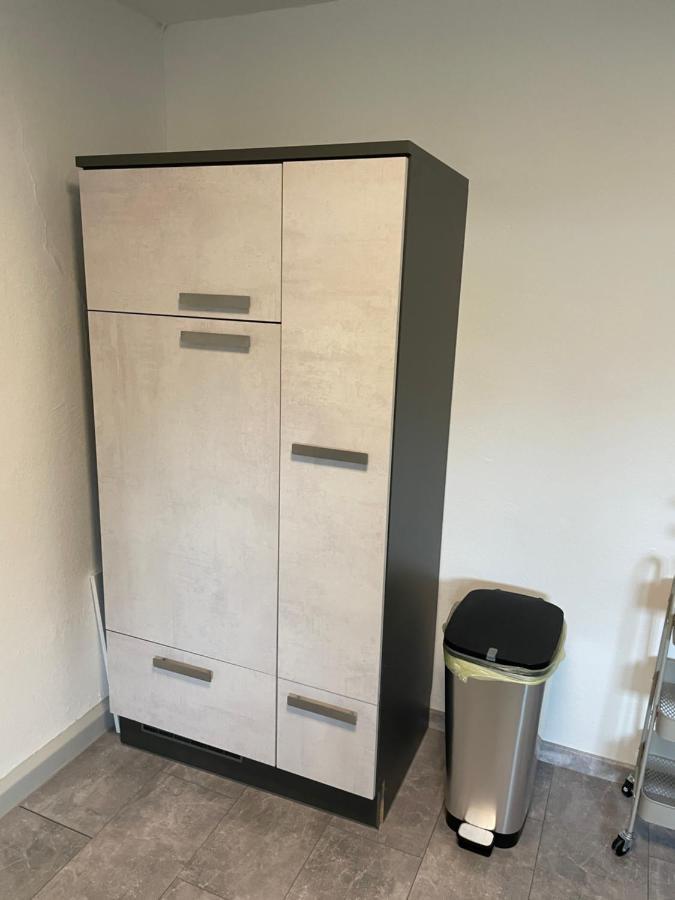 Wen Koenigsberger,Ruhige Dg-Wohnung In Weiden,2 Schlafzimmer,Parkplatz, Zentral! Weiden in der Oberpfalz Exteriér fotografie