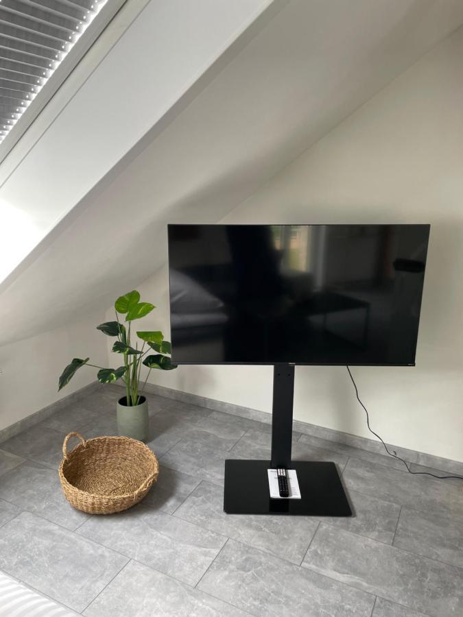 Wen Koenigsberger,Ruhige Dg-Wohnung In Weiden,2 Schlafzimmer,Parkplatz, Zentral! Weiden in der Oberpfalz Exteriér fotografie